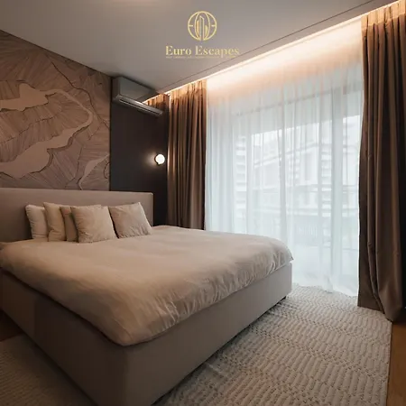 Designer King Bed Sleeps 4 Near Pipera Metro Bucharest